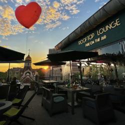 Фото V hotel & Rooftop lounge (В отель)