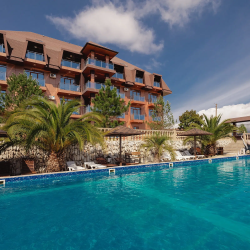 Фото Отель Империя гор