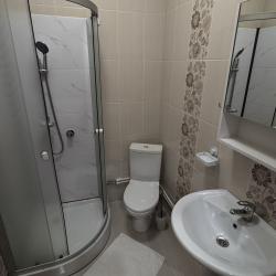 Комната стандарт с 1 односпальной и 1 двуспальной кроватью