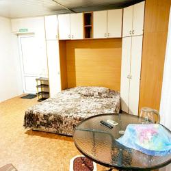 Комната стандарт с 1 двуспальной кроватью и диваном