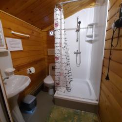 Комната улучшенная с 2 односпальными и 1 двуспальной кроватью (1 этаж)