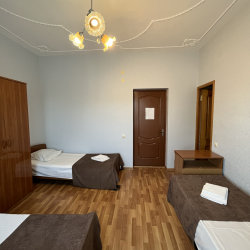 Четырехместный стандарт с балконом