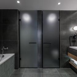 Номер люкс делюкс с 1 двуспальной кроватью и видом на бассейн