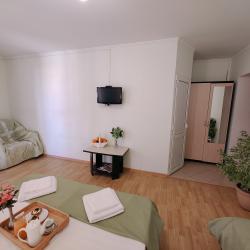 Номер стандарт с 1 односпальной и 1 двуспальной кроватью