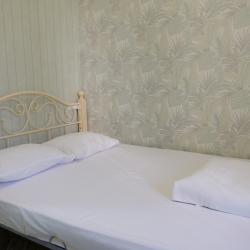 Номер стандарт семейный с 1 двуспальной кроватью и 1 двухъярусной кроватью