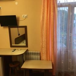Номер улучшенный с 1 односпальной и 1 двуспальной кроватью