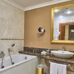 Номер улучшенный премиум с 2 односпальными кроватями