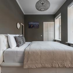 3-комнатные апартаменты улучшенные LetYourFlat “Toscana” гостиная 32м2