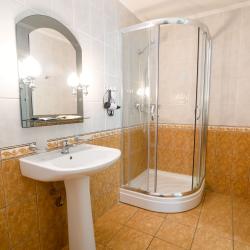 Номер комфорт с 1 двуспальной кроватью корпус №12, №14, 2 звезды