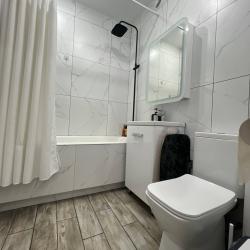 Фото Отель Стильная 1-к квартира в центре города