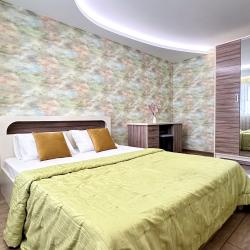 Фото Отель Трехкомнатная квартира люкс