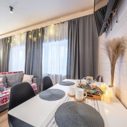 Апартаменты с ремонтом   видом на лес 208 (55м2)