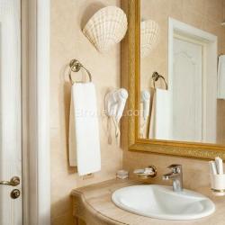 Номер полулюкс с 1 двуспальной кроватью