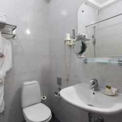 Номер стандарт улучшенный с 1 двуспальной кроватью