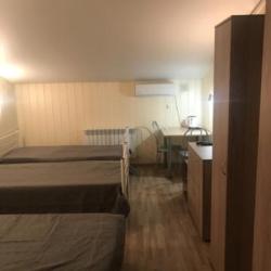 Номер стандарт с 3 односпальными кроватями (мансарда)