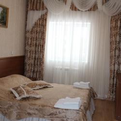 Номер стандарт с 1 двуспальной кроватью