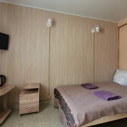 Номер эконом стандарт с 1 двуспальной кроватью