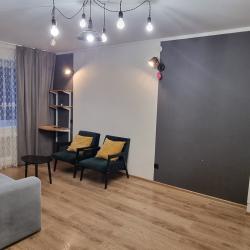 Апартаменты студия Коммунаров 204