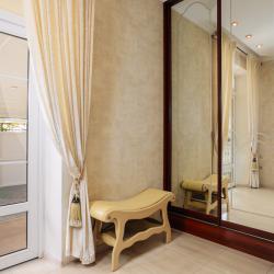 3-комнатные апартаменты люкс Цветочная 35 с 1 двуспальной кроватью