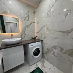 Апартаменты люкс у. Кирова 55 с 2 двуспальными кроватями