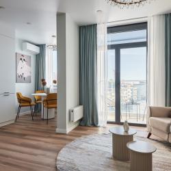 Фото Отель ЖИВИТЕ У МОРЯ! Шикарная трехкомнатная квартира в премиальном ЖК .Панорамный вид на море и горы (парковка, Wi-Fi)