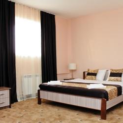 Номер стандарт с 1 двуспальной кроватью