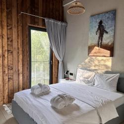 Фото Отель BarnHouse Village (БарнХаус Виллэдж)