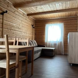 Дом из бруса летний c 1 двуспальной кроватью