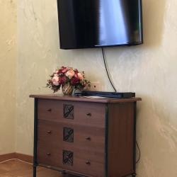 2-комнатный номер стандарт семейный с 2 односпальными и 1 двуспальной кроватью (с завтраком)