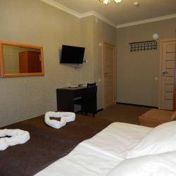 Номер эконом с 1 двуспальной кроватью (цоколь)