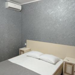 Комната эконом с 1 двуспальной кроватью (удобства на этаже)