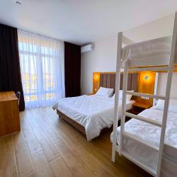 4-местный номер стандарт с балконом и видом на море