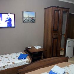Комната стандарт с 1 односпальной и 1 двуспальной кроватью
