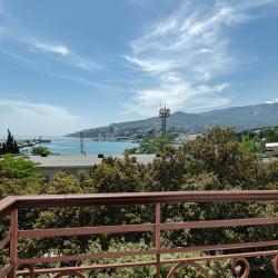 Номер полулюкс с 1 двуспальной кроватью