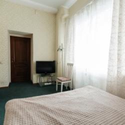 Номер стандарт с 1 двуспальной кроватью