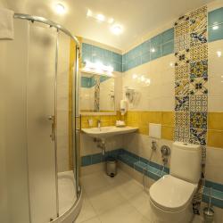 Номер стандарт с 1 двуспальной кроватью (мансарда)