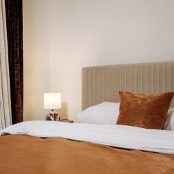 3-комнатные апартаменты люкс Цветочная 35 с 1 двуспальной кроватью