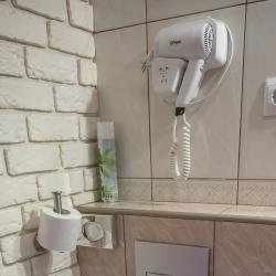 Номер стандарт комфорт с 1 двуспальной кроватью (мансарда)