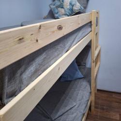 Кровать в 7-местном общем мужском номере