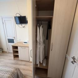 Номер стандарт улучшенный с 1 двуспальной кроватью (с завтраком)