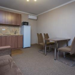 4-местные апартаменты стандарт (на цокольном этаже)