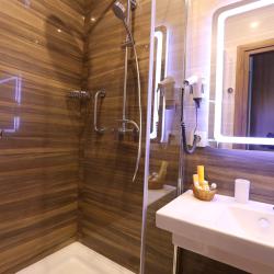 Номер стандарт с 1 двуспальной кроватью