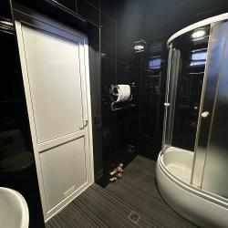 Комната улучшенная с 2 односпальными и 1 двуспальной кроватью
