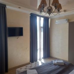 Номер люкс улучшенный с 1 двуспальной кроватью