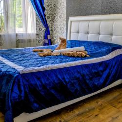 Комната студио с кроватью размера «king-size» и диван-кроватью