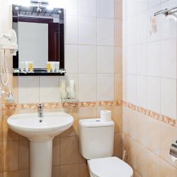 Номер стандарт с 1 двуспальной кроватью