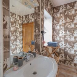 2-комнатные апартаменты улучшенные Двухкомнатные апартаменты у Храма Ильи Пророка, на втором этаже