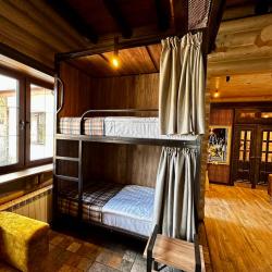 Кровать в 1-местном общем номере (мансарда)