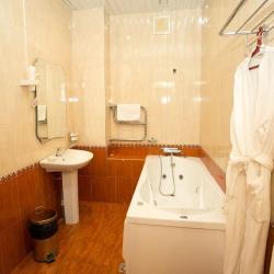 Двухкомнатный двухместный люкс (с джакузи)