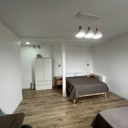 Номер эконом с 1 односпальной и 1 двуспальной кроватью (мансарда)